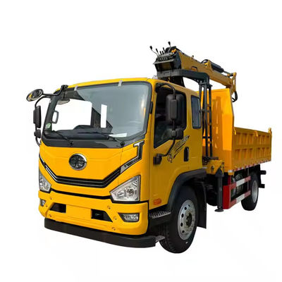 XDEM Hydraulische Holzgreifmaschine LKW für effiziente Holzbearbeitung montiert